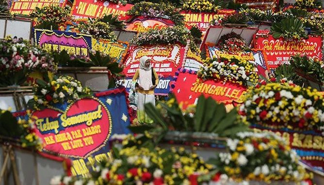 Ungkapkan dengan Bunga Papan