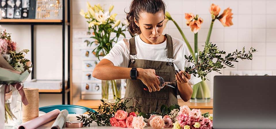 Cara Memilih Karangan Bunga untuk Ucapan Selamat di Jasa Karangan Bunga Makassar