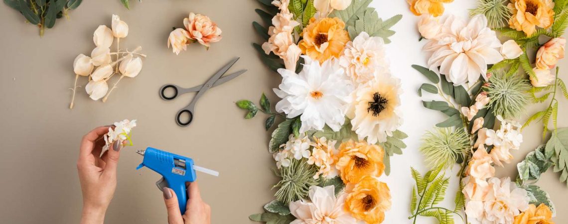 Mau Pakai Jasa Karangan Bunga Makassar? Ketahui Perbedaan Bunga Papan dan Buket Bunga